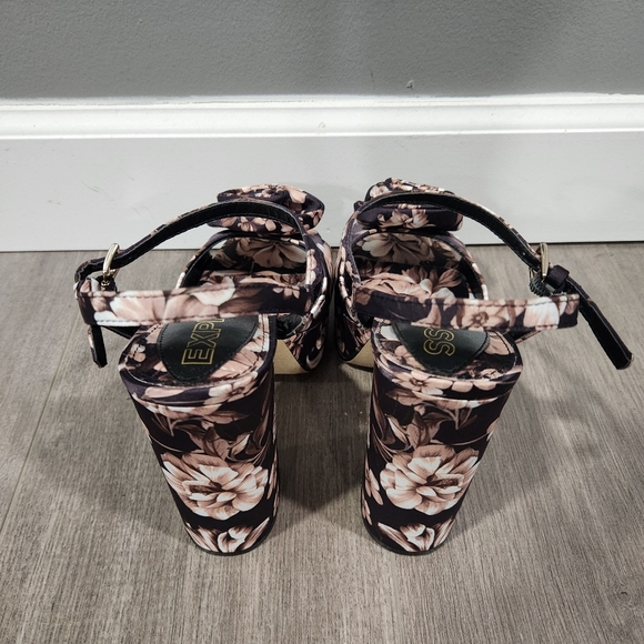 Express Floral Heels size 8 - Picture 6 of 10